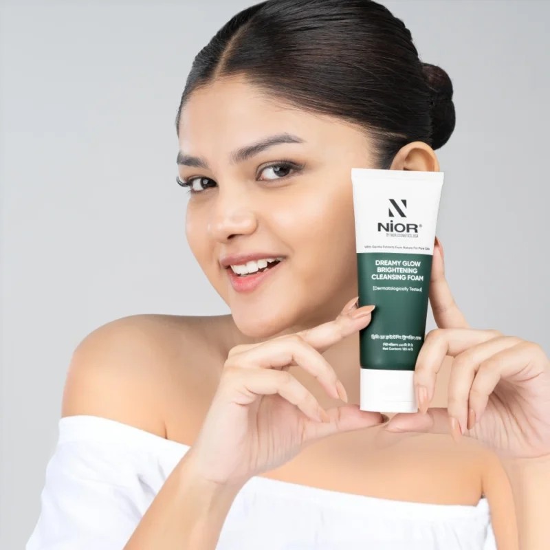 Nior Dreamy Glow Brightening Cleansing Foam 120ml - Image 3